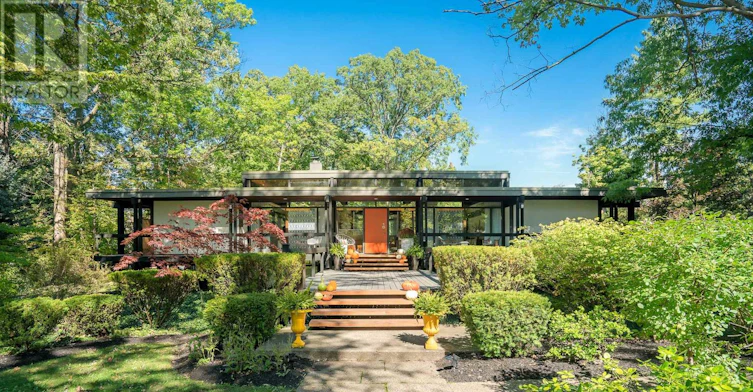 15 Wood Dale Drive, St. Catharines, ON, L2T 1Y9