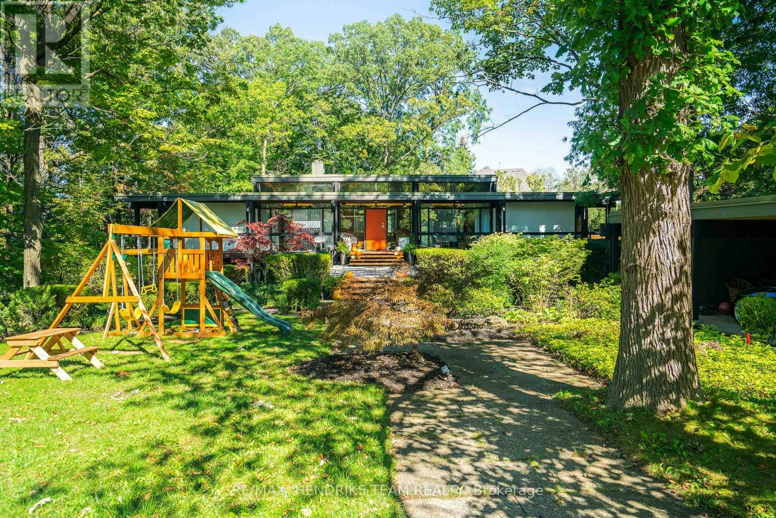 15 Wood Dale Drive, St. Catharines, ON, L2T 1Y9 - 3