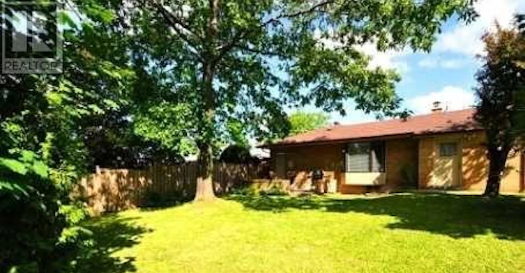 60 Wigmore Drive, Toronto, ON, M4A 2E7 - 7