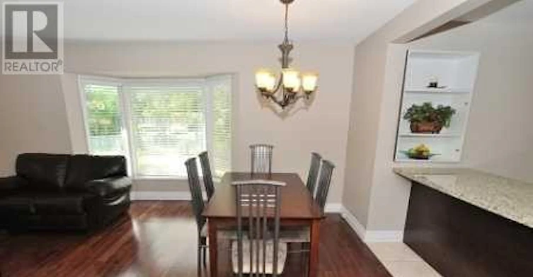 60 Wigmore Drive, Toronto, ON, M4A 2E7 - 5