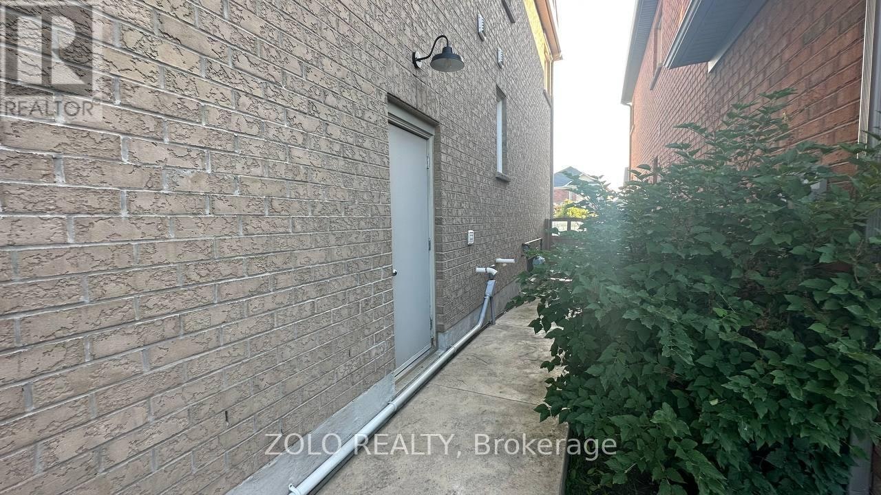 68 Milligan Street E, Bradford West Gwillimbury, ON, L3Z 0A5 - 7