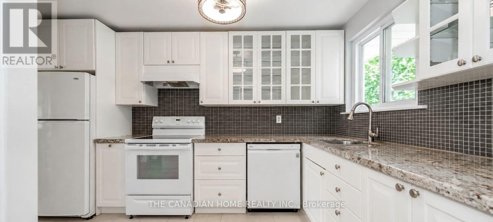 802 Pam Crescent, Newmarket, ON, L3Y 5B6 - 4