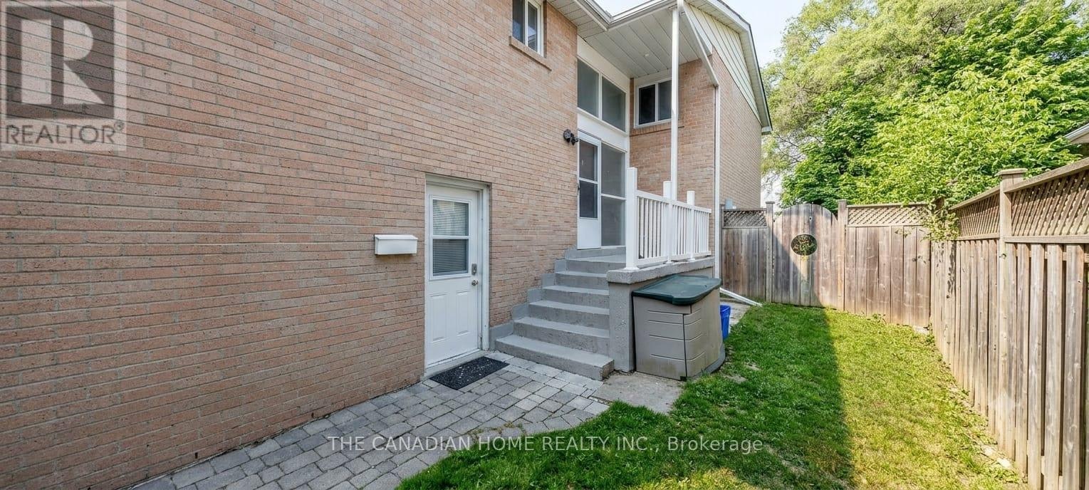 802 Pam Crescent, Newmarket, ON, L3Y 5B6 - 2