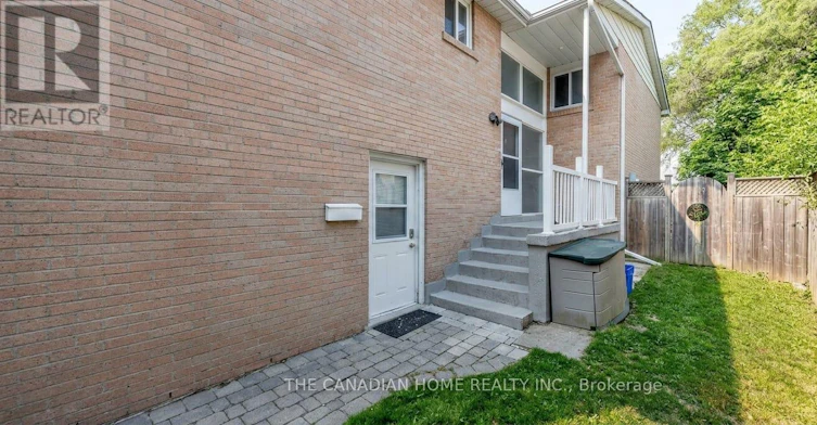 802 Pam Crescent, Newmarket, ON, L3Y 5B6 - 2