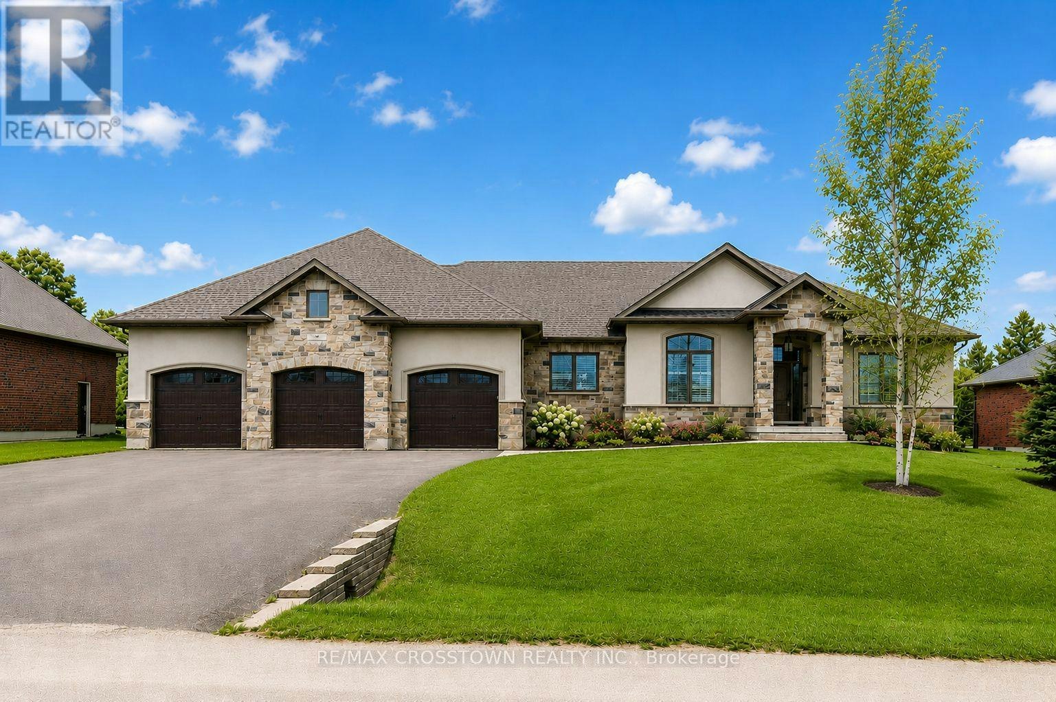 25 Mennill Drive, Springwater, ON, L0L 1Y3