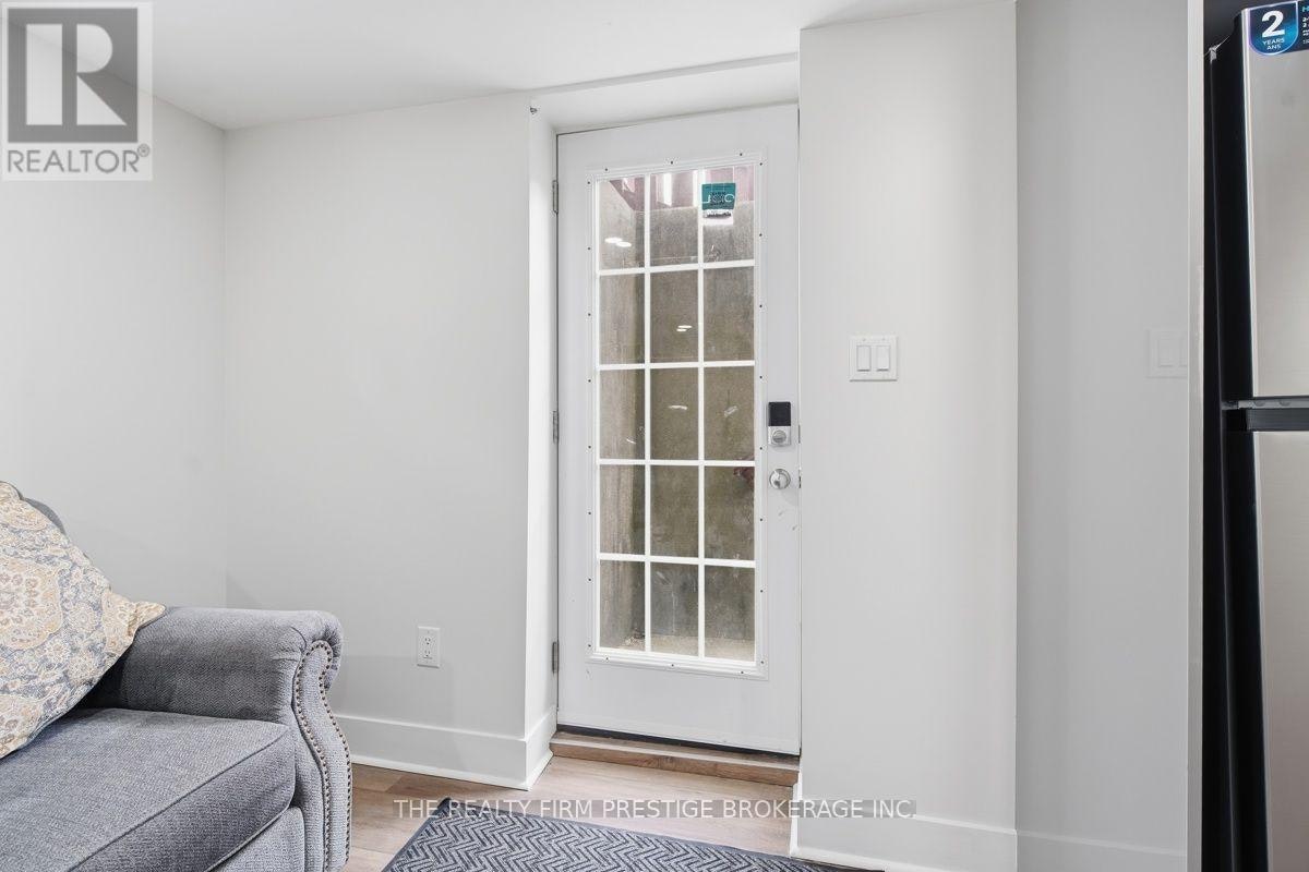 LOWER-612 Fox Mill Place, London, ON, N6J 2B2 - 2