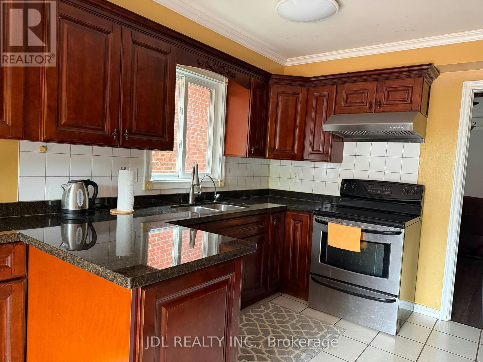 87 Strathmore Drive, Markham, ON, L3P 6K4 - 4