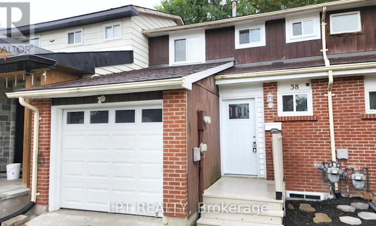 38 Chaucer Crescent