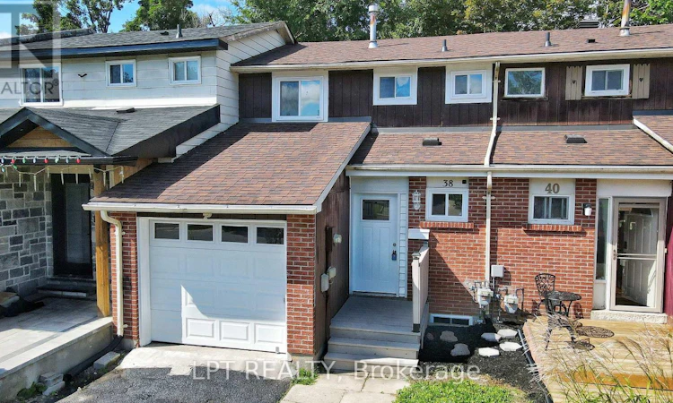38 Chaucer Crescent