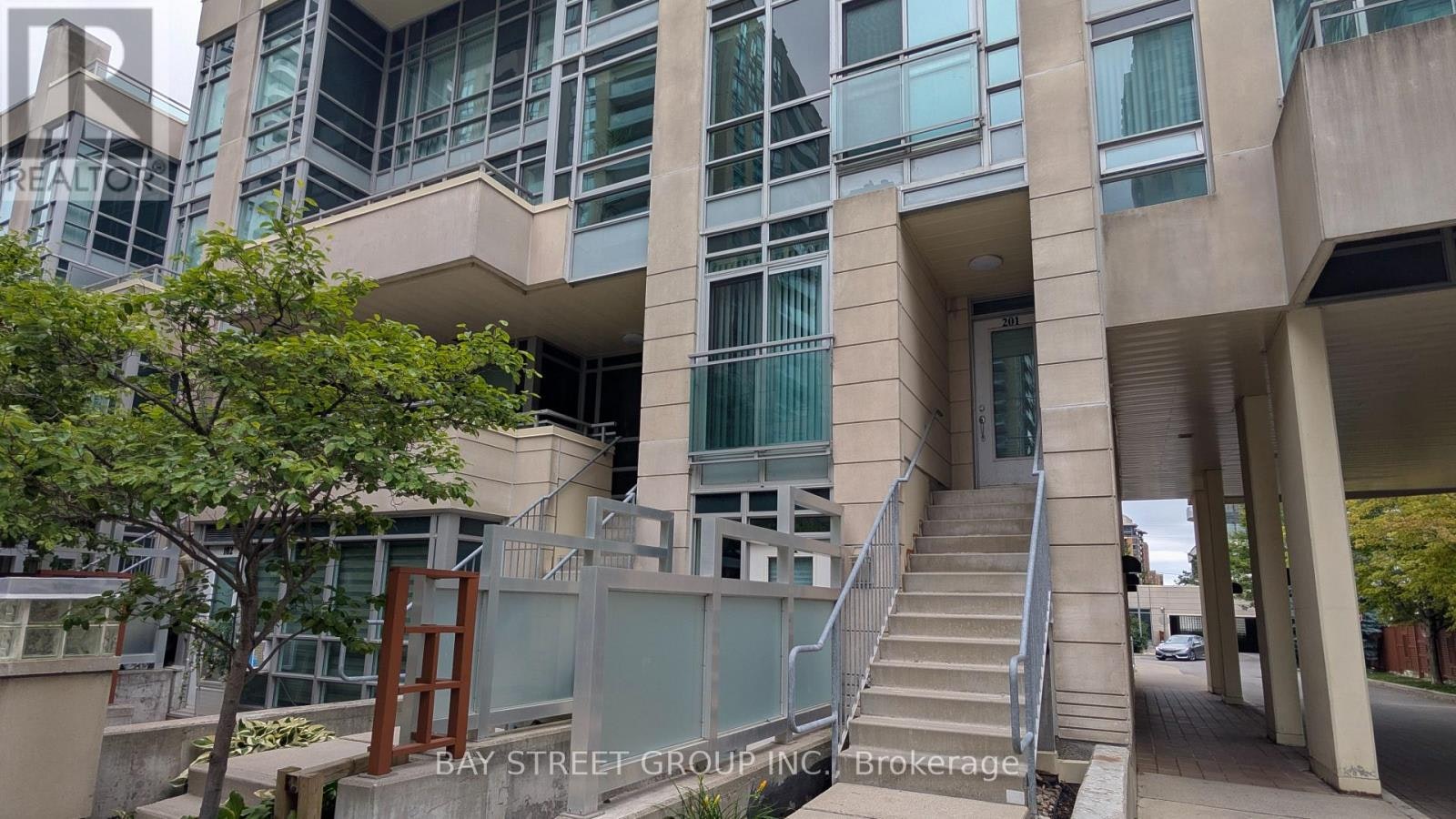 TH201-21 Olive Avenue, Toronto, ON, M2N 4N4 - 2