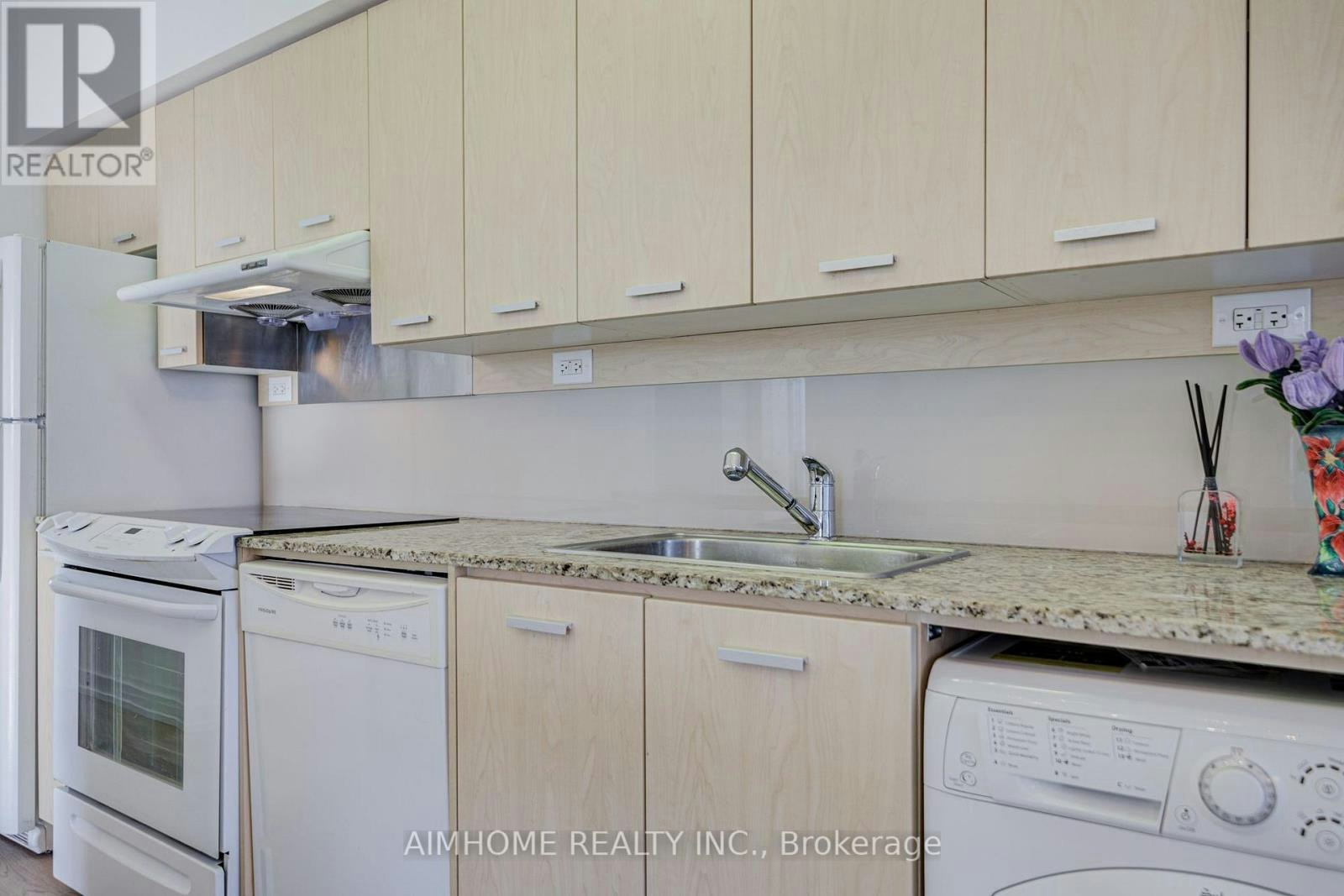 2109-29 Singer Court, Toronto, ON, M2K 0B3 - 18