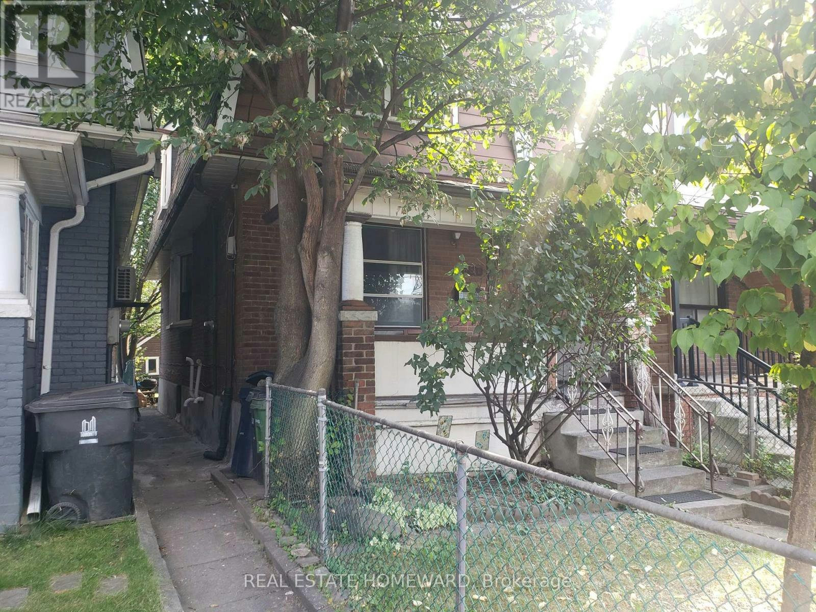 2  (1ST FLR-687 Dupont Street, Toronto, ON, M6G 1Z5 - 2