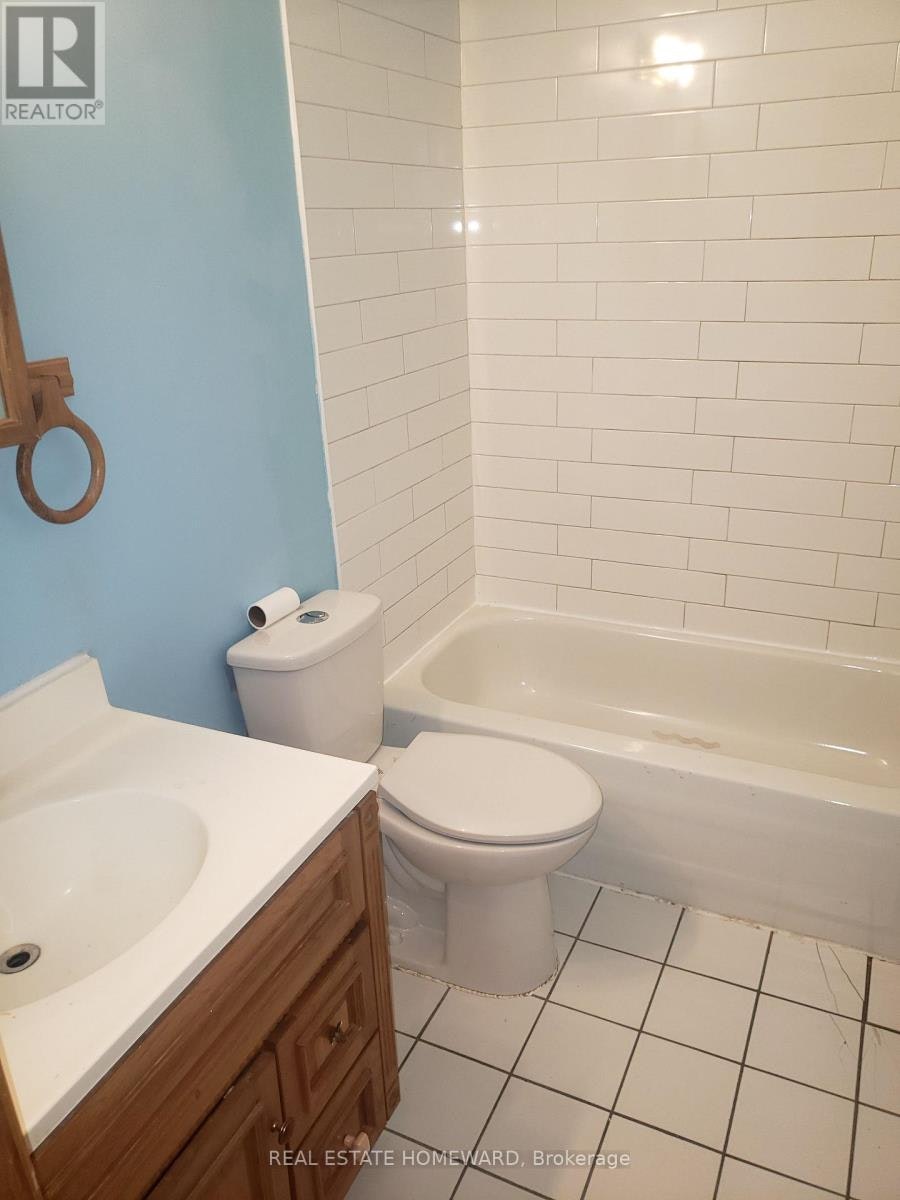 2  (1ST FLR-687 Dupont Street, Toronto, ON, M6G 1Z5 - 6