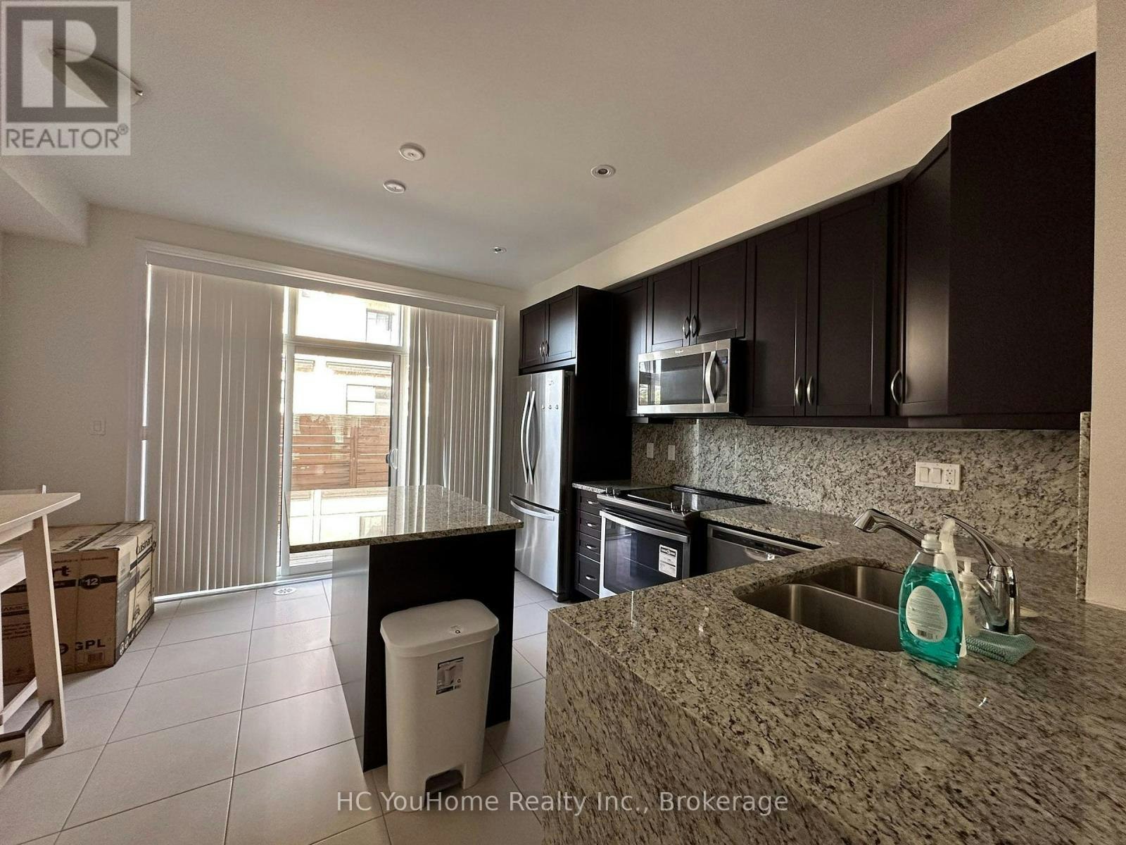 2097 Queensborough Gate, Mississauga, ON, L5M 0X9 - 5