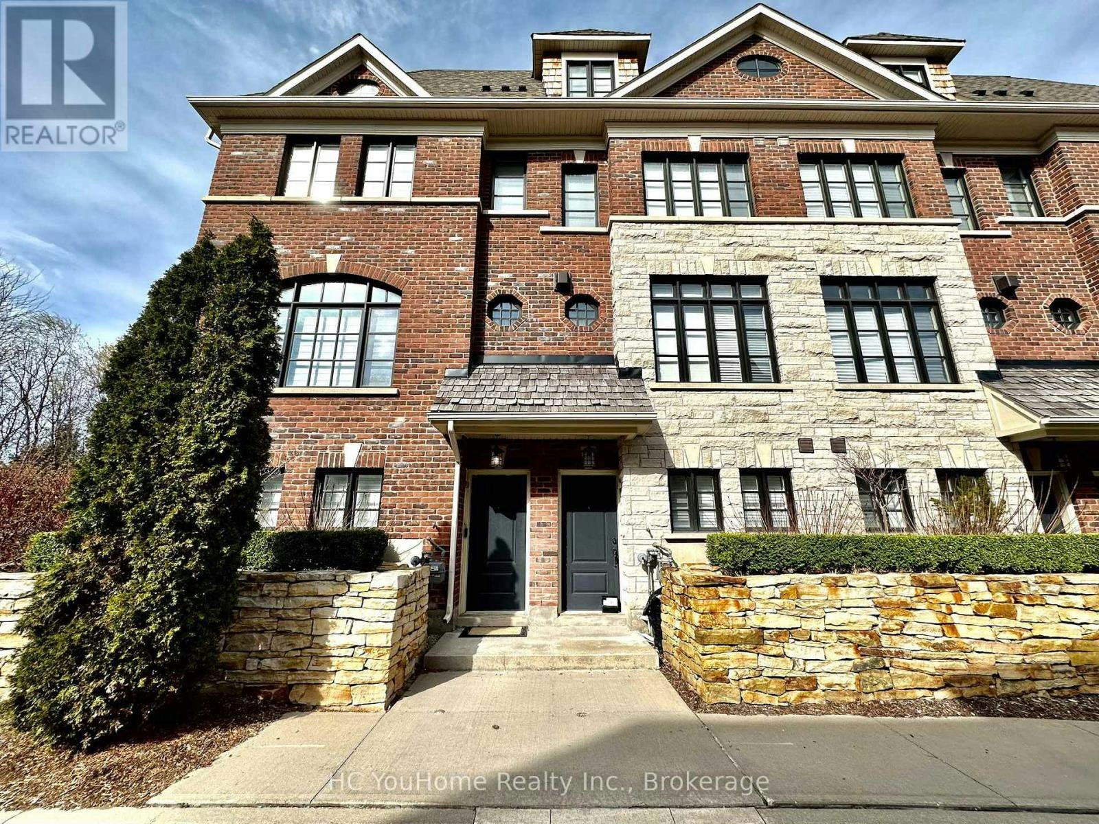2097 Queensborough Gate, Mississauga, ON, L5M 0X9