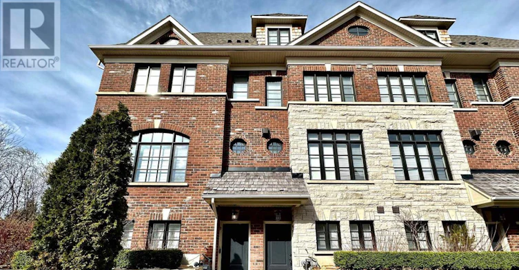 2097 Queensborough Gate, Mississauga, ON, L5M 0X9