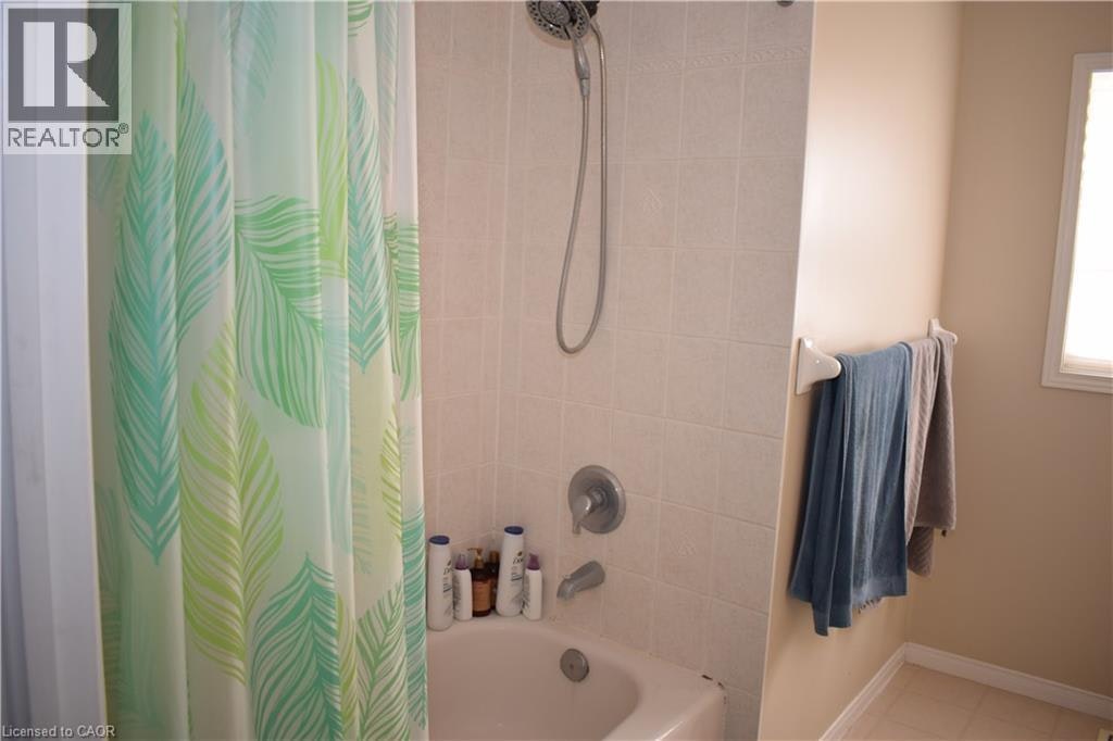 720 Brookmill Place, Waterloo, ON, N2V 2P1 - 24