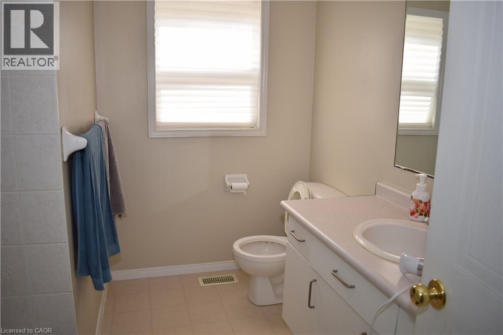 720 Brookmill Place, Waterloo, ON, N2V 2P1 - 23