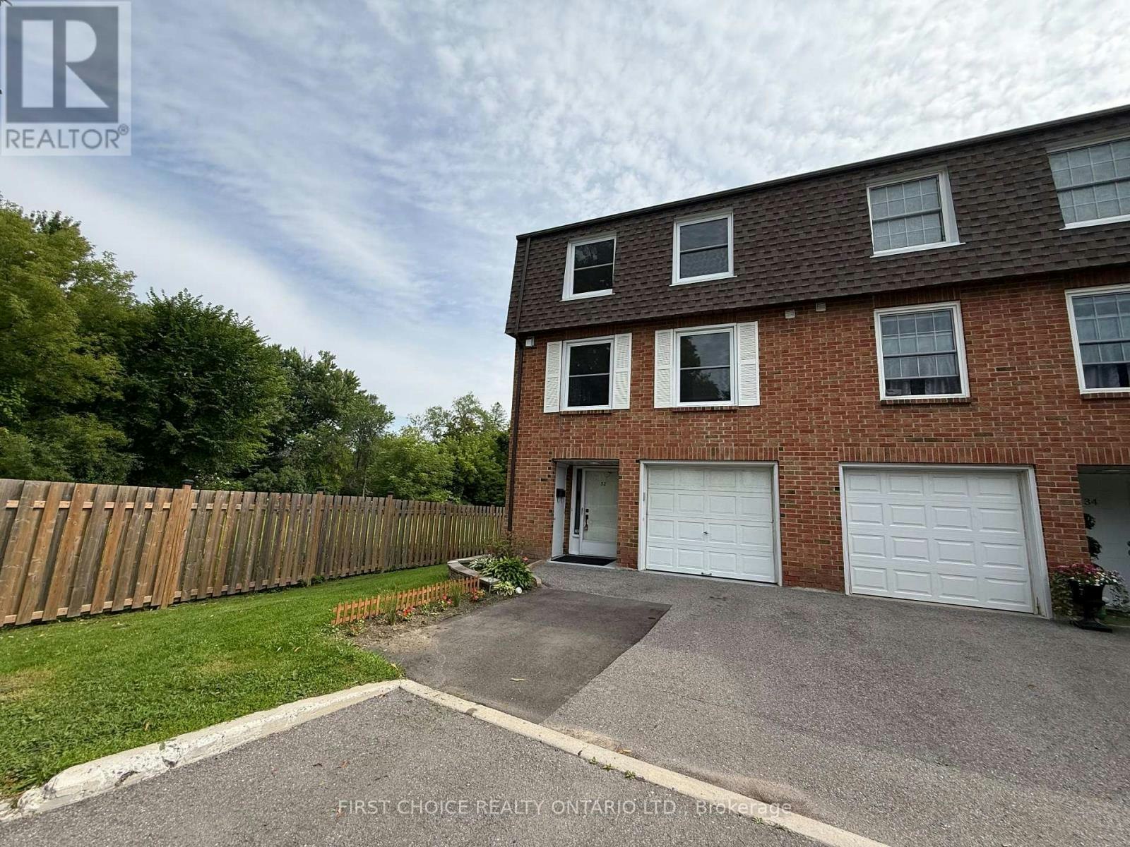 32 Appleby Private N, Ottawa, ON, K2C 3P4