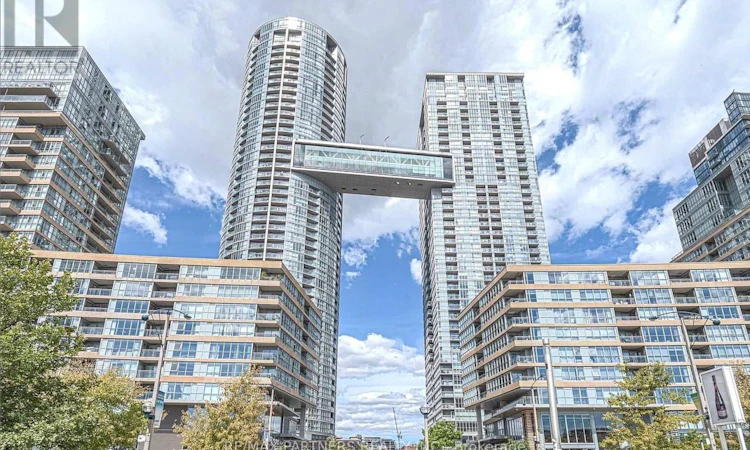 1806-15 Iceboat Terrace