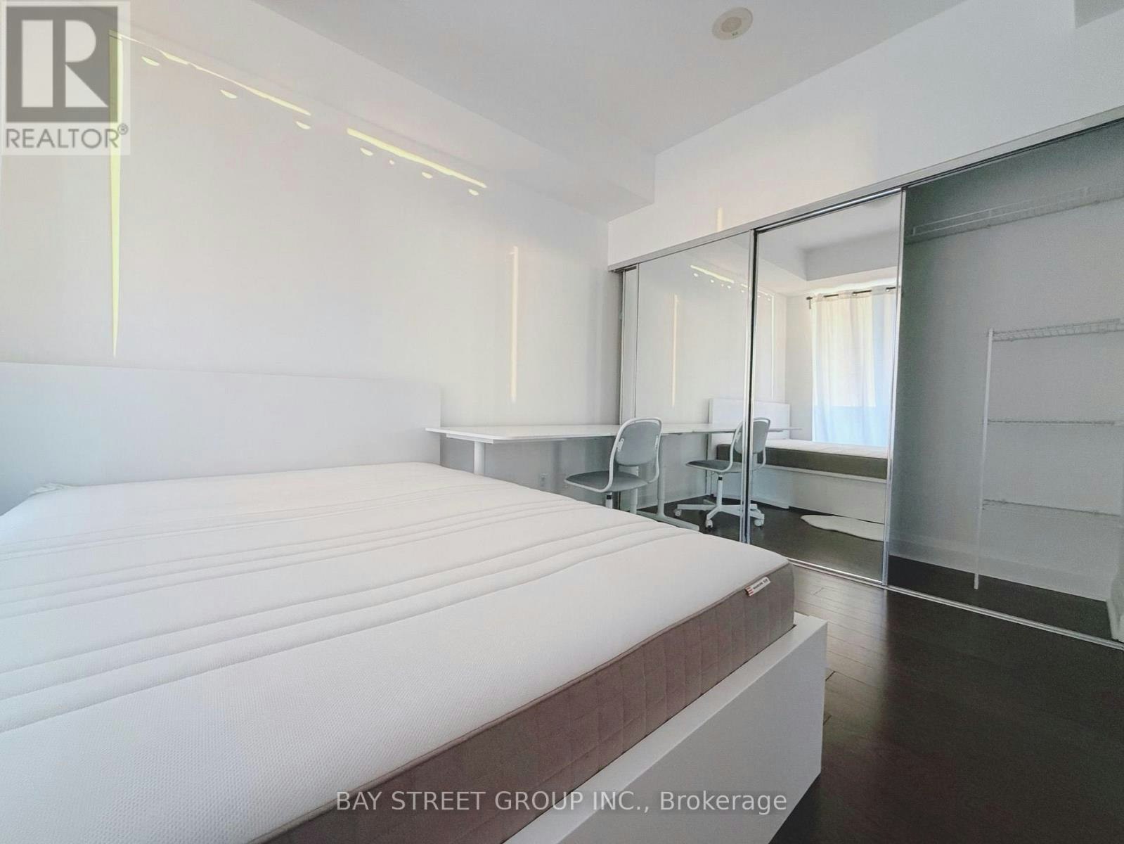 2109-1080 Bay Street, Toronto, ON, M5S 0A5 - 4