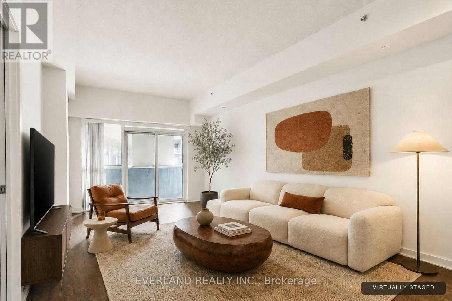 201-20 Bruyeres Mews, Toronto, ON, M5V 0G8