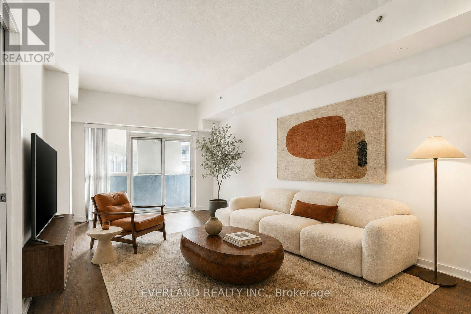 201-20 Bruyeres Mews, Toronto, ON, M5V 0G8