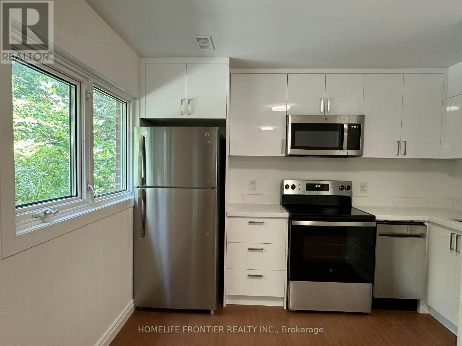 B-11 Alpaca Drive, Toronto, ON, M1J 2Z8 - 8