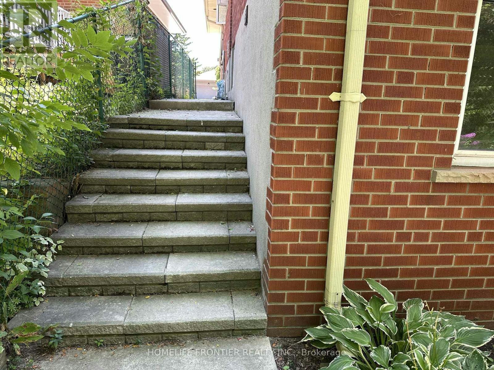 B-11 Alpaca Drive, Toronto, ON, M1J 2Z8 - 2