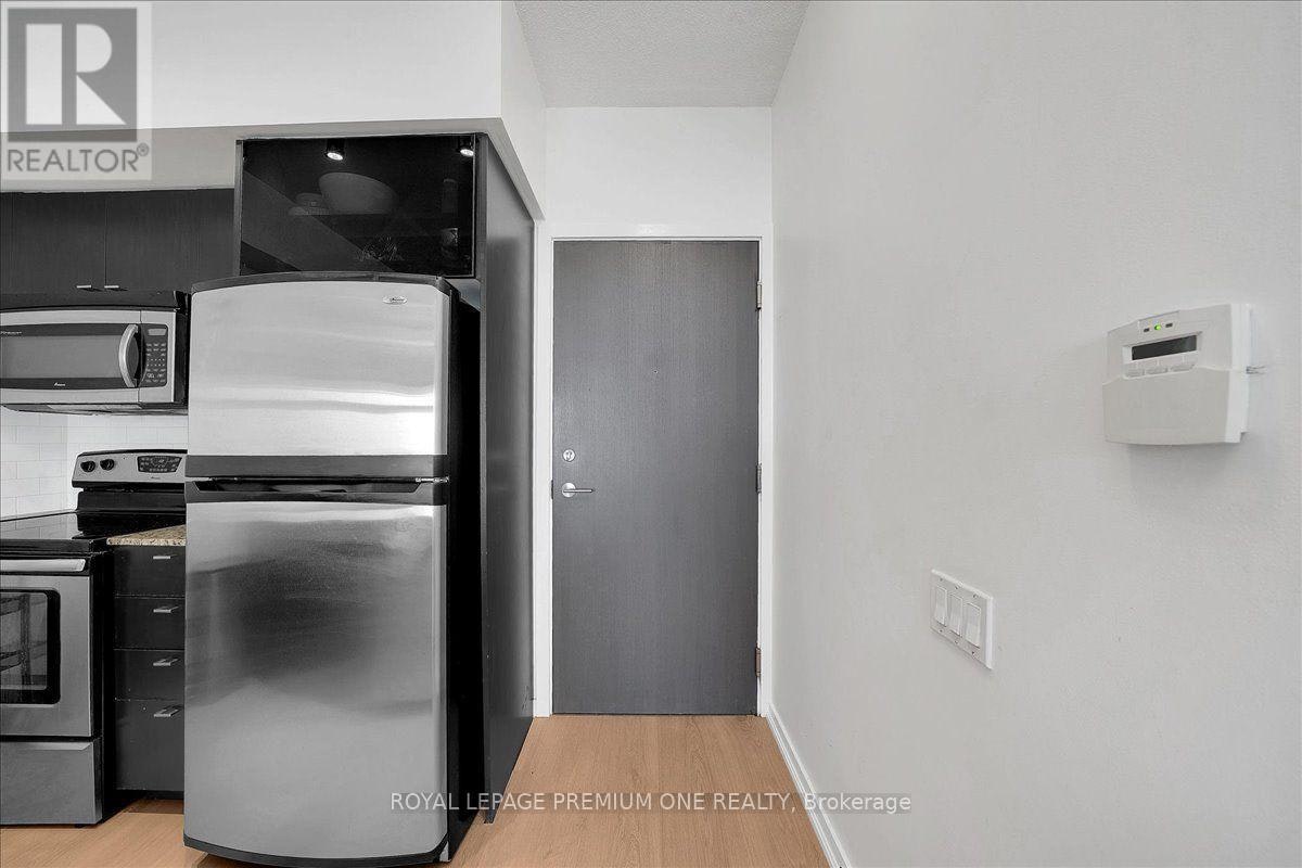 901-103 The Queensway, Toronto, ON, M6S 5B3 - 4