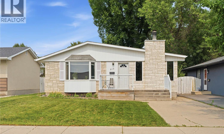 310 Douglas Crescent