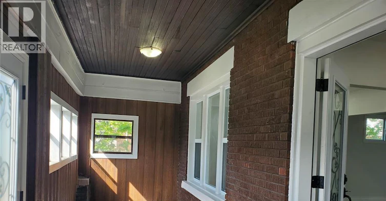 348 Caroline Street, Windsor, ON, N9A 6A4 - 3