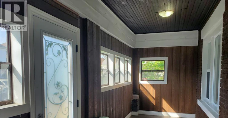 348 Caroline Street, Windsor, ON, N9A 6A4 - 2