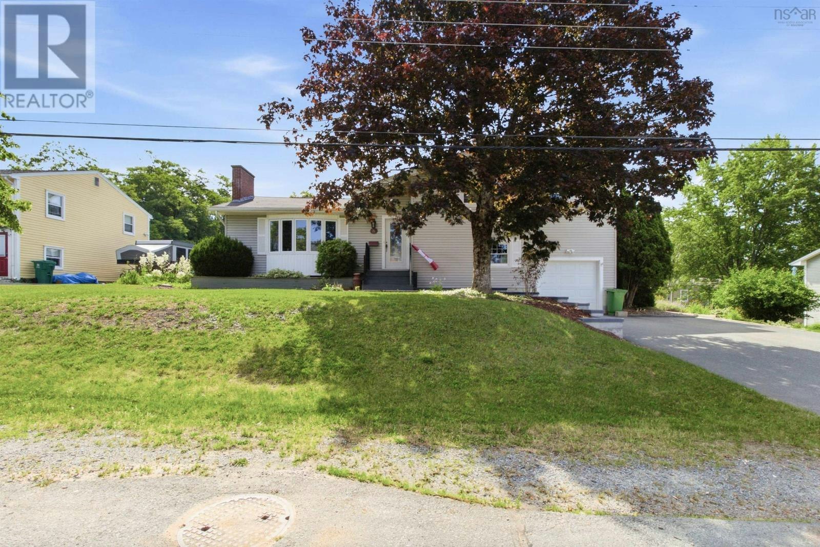 8 Lakeview Drive, Windsor, NS, B0N 2T0