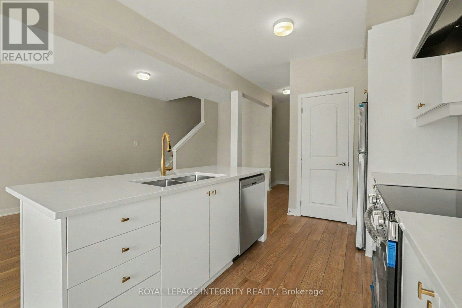825 Demulcent Lane, Ottawa, ON, K2W 0P1 - 11