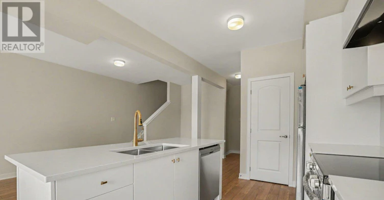 825 Demulcent Lane, Ottawa, ON, K2W 0P1 - 11