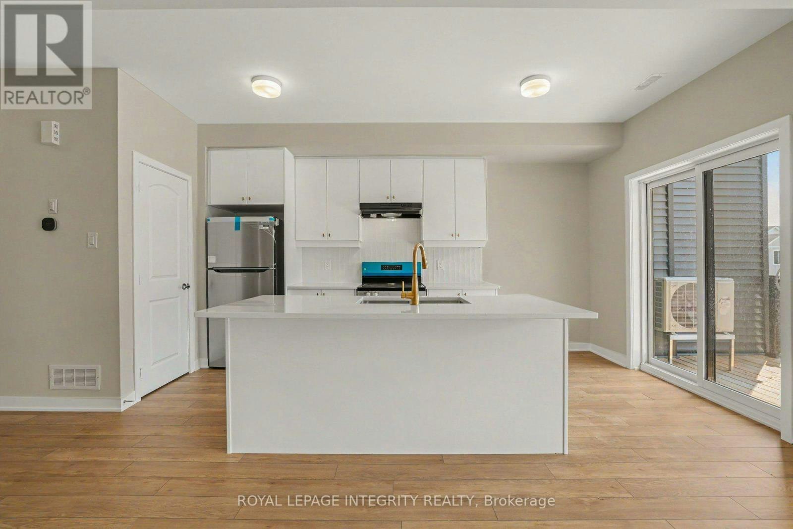 825 Demulcent Lane, Ottawa, ON, K2W 0P1 - 8