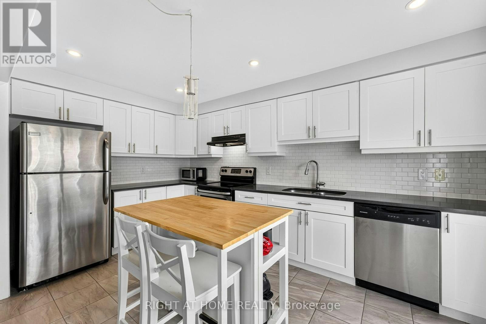 116 Conifer Creek Circle, Ottawa, ON, K2M 0M2 - 12