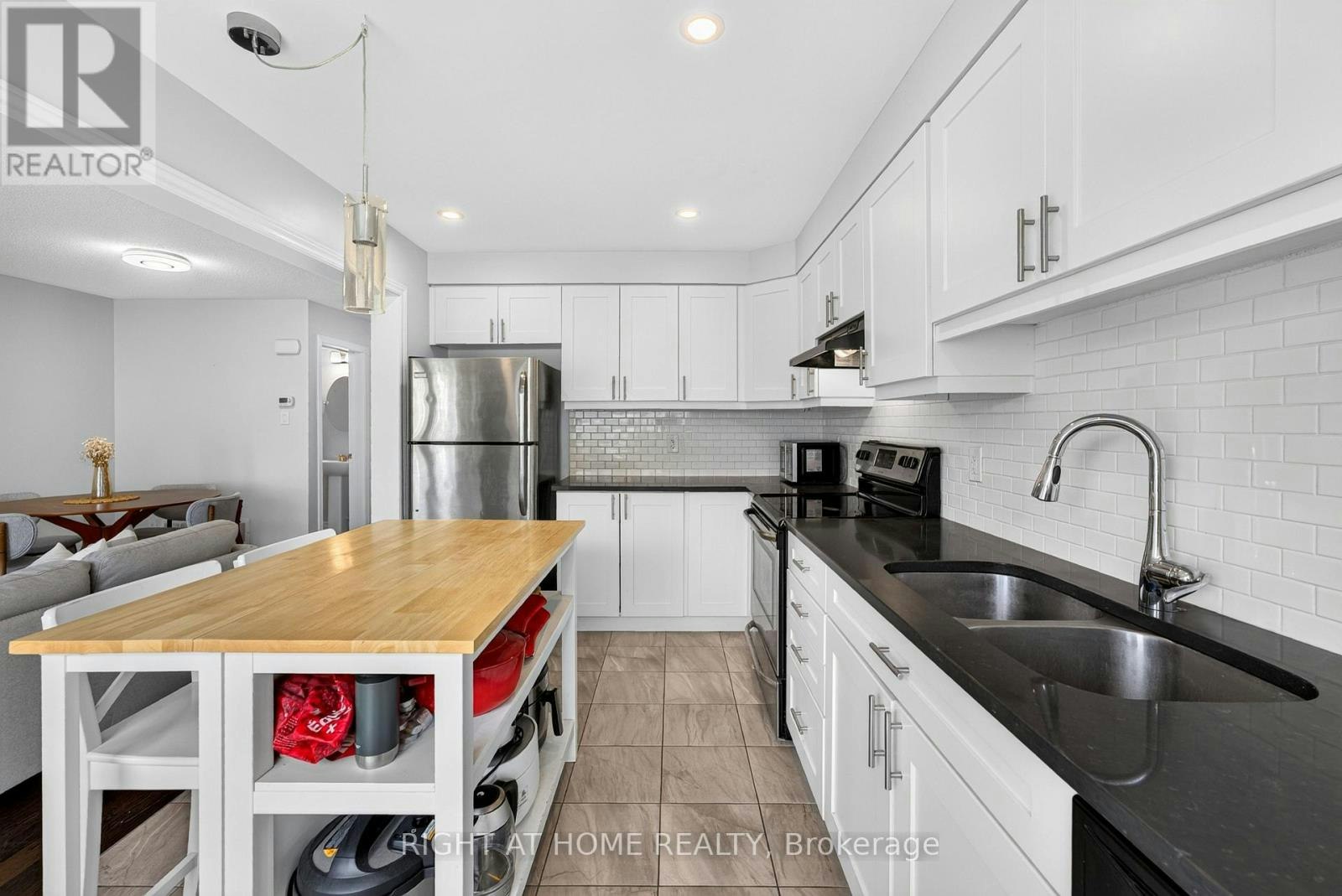 116 Conifer Creek Circle, Ottawa, ON, K2M 0M2 - 11