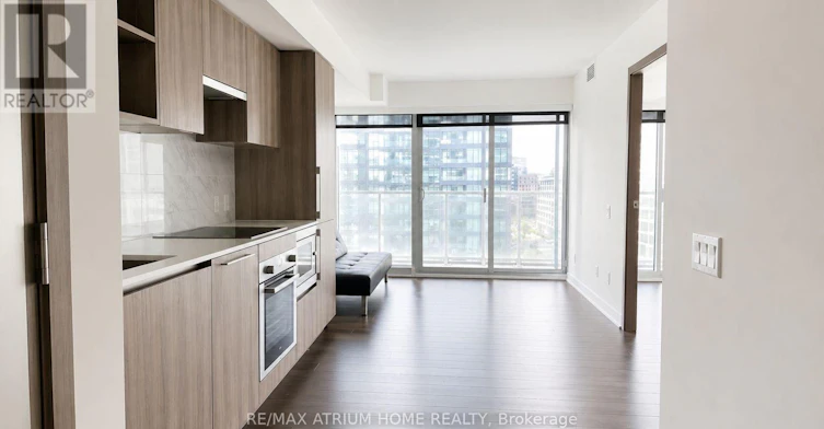 909-17 Bathurst Street, Toronto, ON, M5V 0N1 - 3