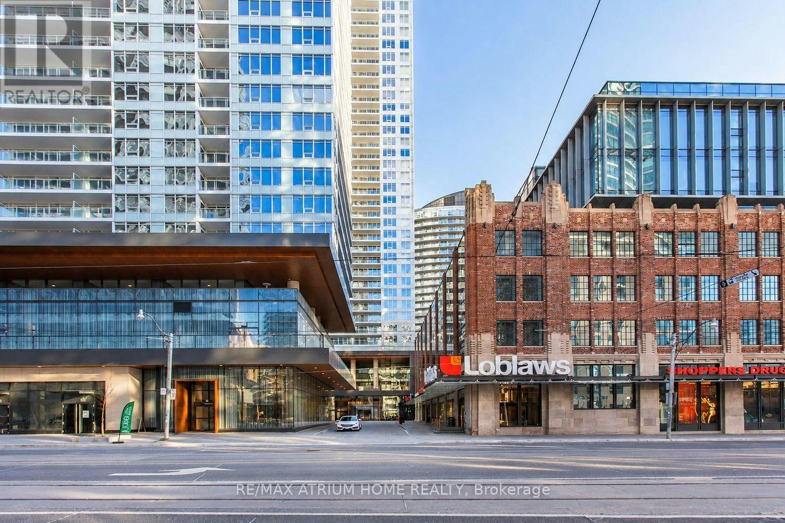 909-17 Bathurst Street, Toronto, ON, M5V 0N1