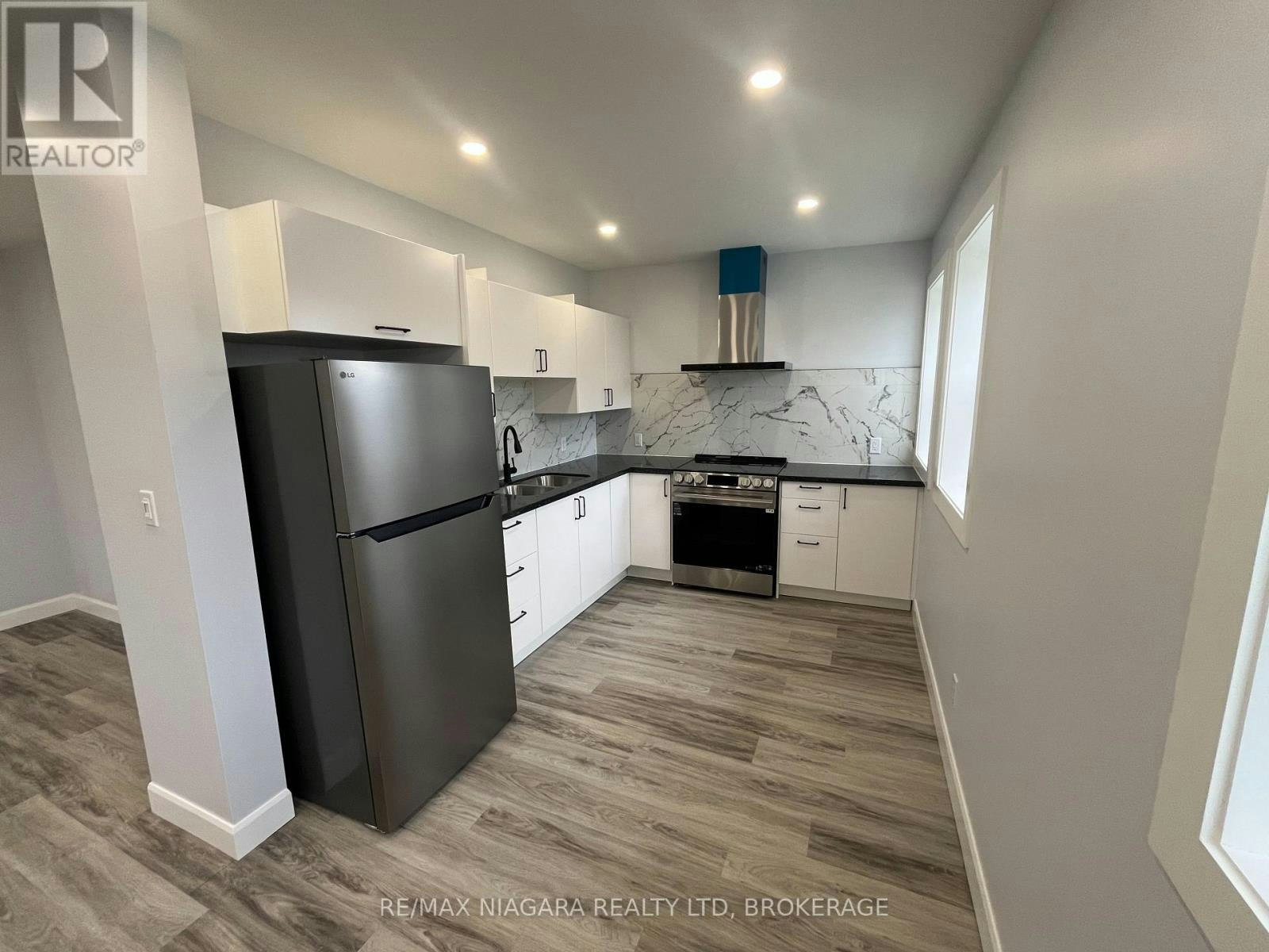 UPPER FRONT-243 Dufferin Street, Fort Erie, ON, L2A 2T7 - 2