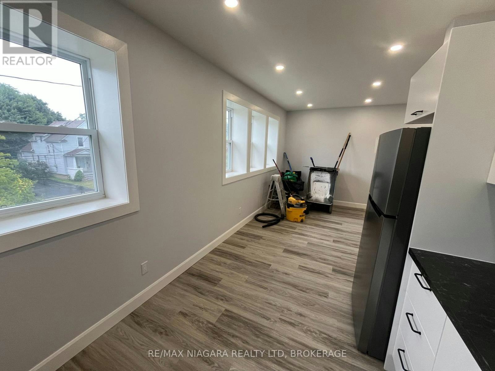 UPPER FRONT-243 Dufferin Street, Fort Erie, ON, L2A 2T7 - 3