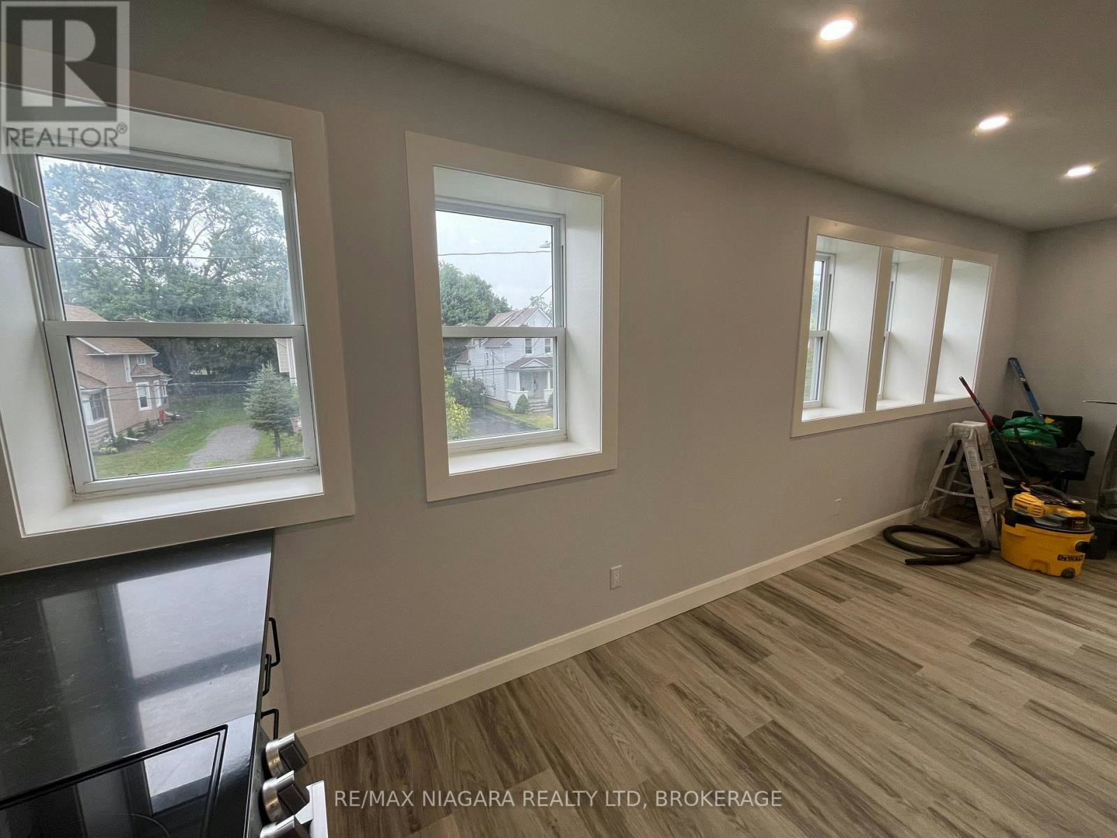 UPPER FRONT-243 Dufferin Street, Fort Erie, ON, L2A 2T7 - 4