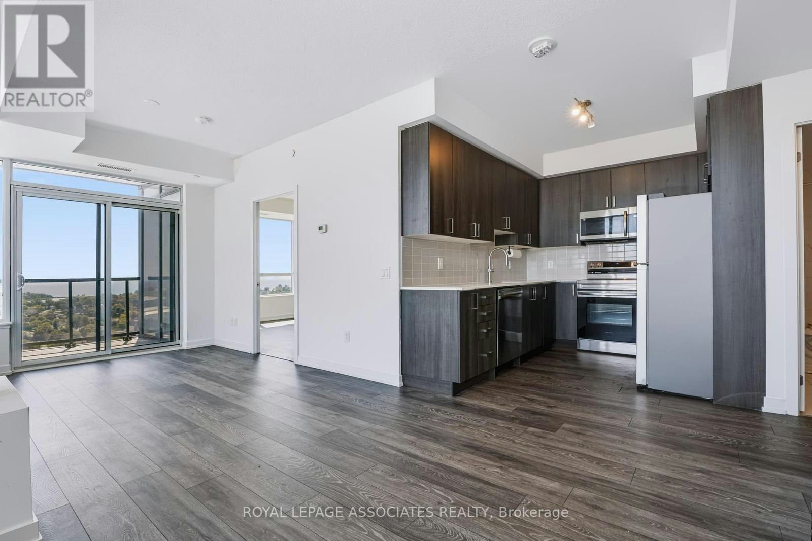 2302-1455 Celebration Drive, Pickering, ON, L1W 1L8 - 4