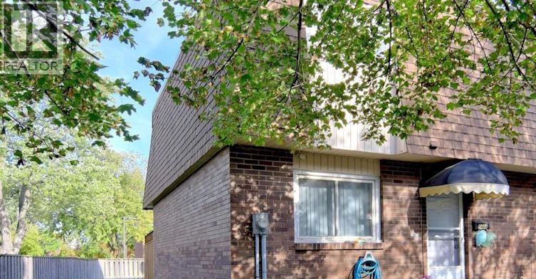5468 Lassaline Avenue, Windsor, ON, N8T 1A9 - 2