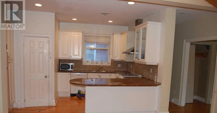 UPPER-39 Whitehall Road, Toronto, ON, M4W 2C5 - 5