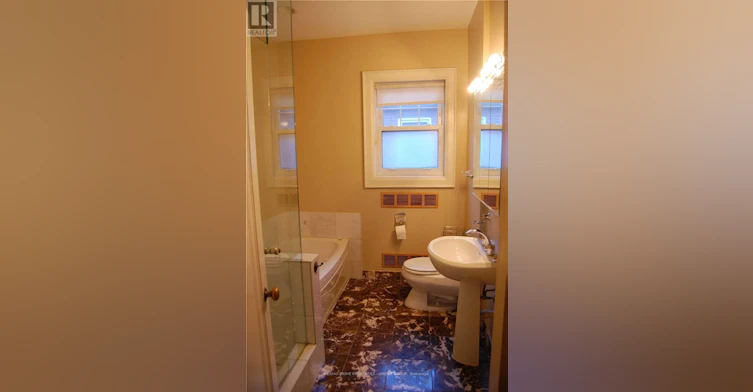 UPPER-39 Whitehall Road, Toronto, ON, M4W 2C5 - 9
