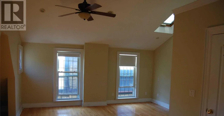UPPER-39 Whitehall Road, Toronto, ON, M4W 2C5 - 2