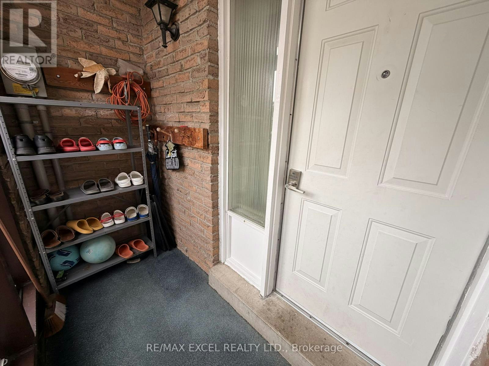 50 Shootfield Crescent, Toronto, ON, M1S 4E2 - 3